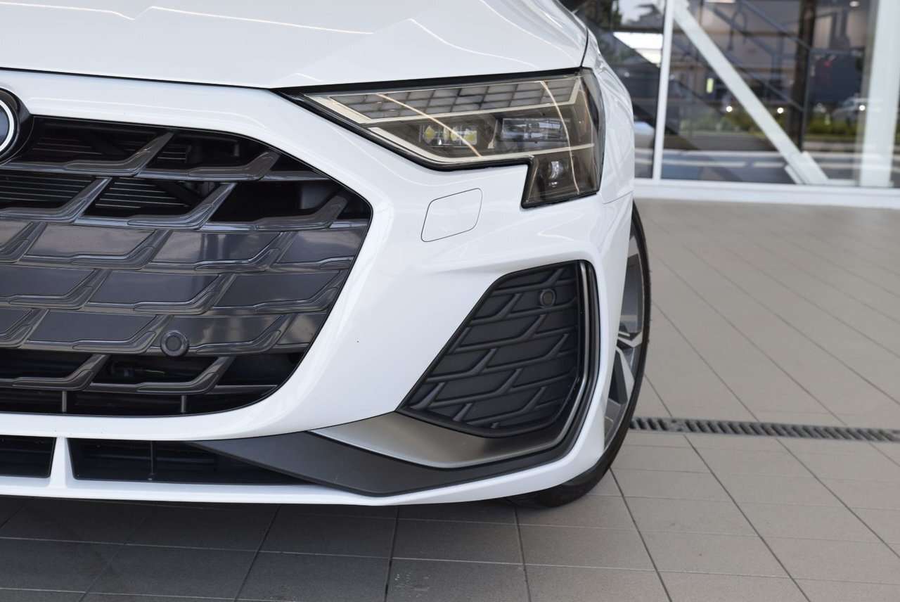 2025 Audi A3 Progressiv 40 TFSI quattro 4 cyl alt 3