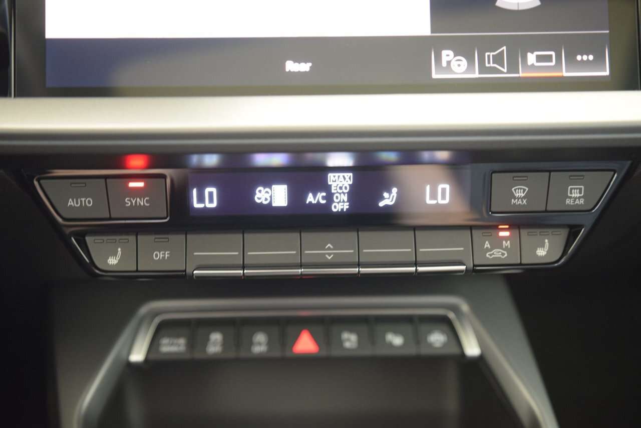 2025 Audi A3 Progressiv 40 TFSI quattro 4 cyl thumb 28