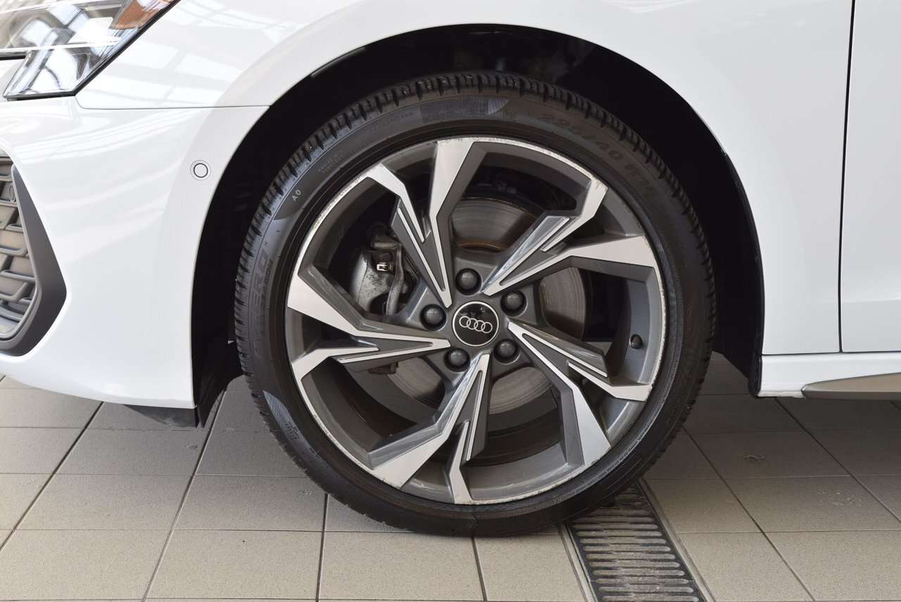 2025 Audi A3 Progressiv 40 TFSI quattro 4 cyl alt 5