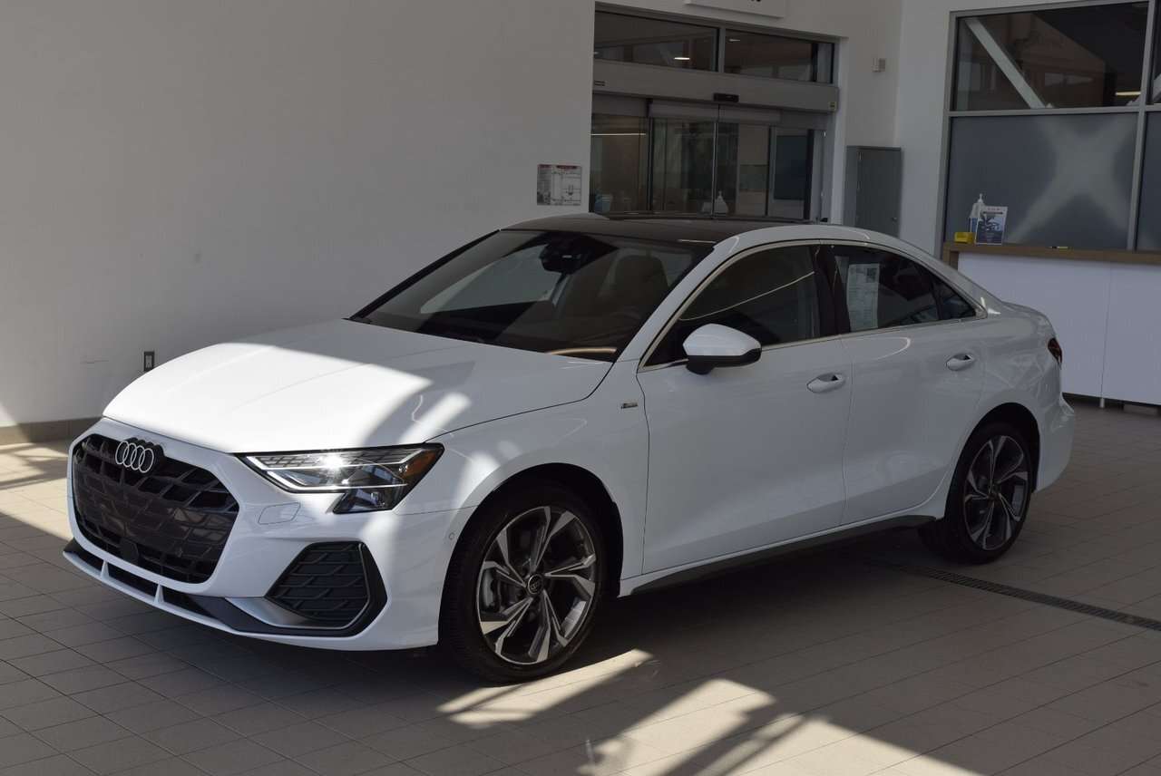 2025 Audi A3 Progressiv 40 TFSI quattro 4 cyl thumb 9
