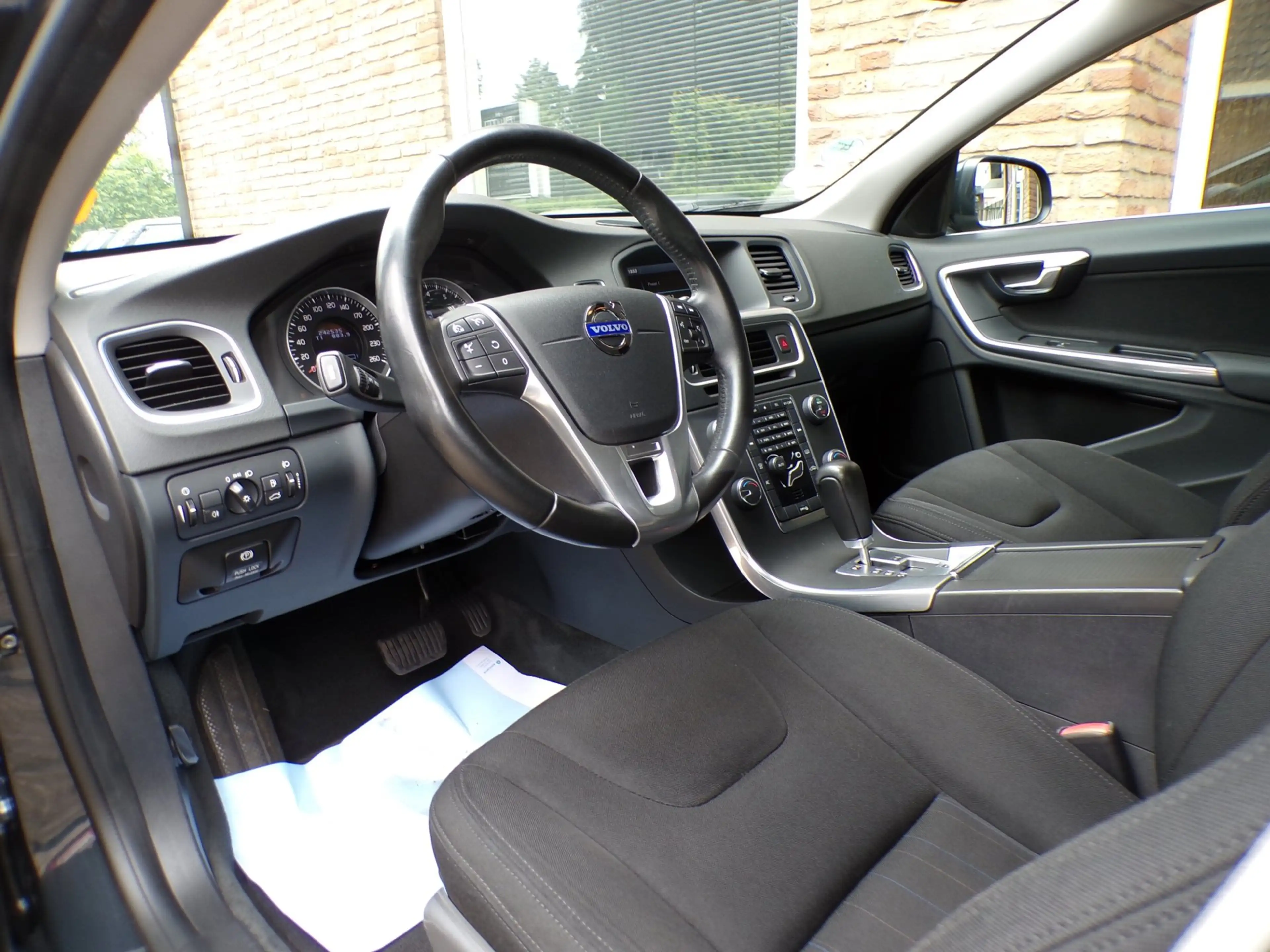 Volvo S60 1.6 T4 Kinetic Automaat — photo 10