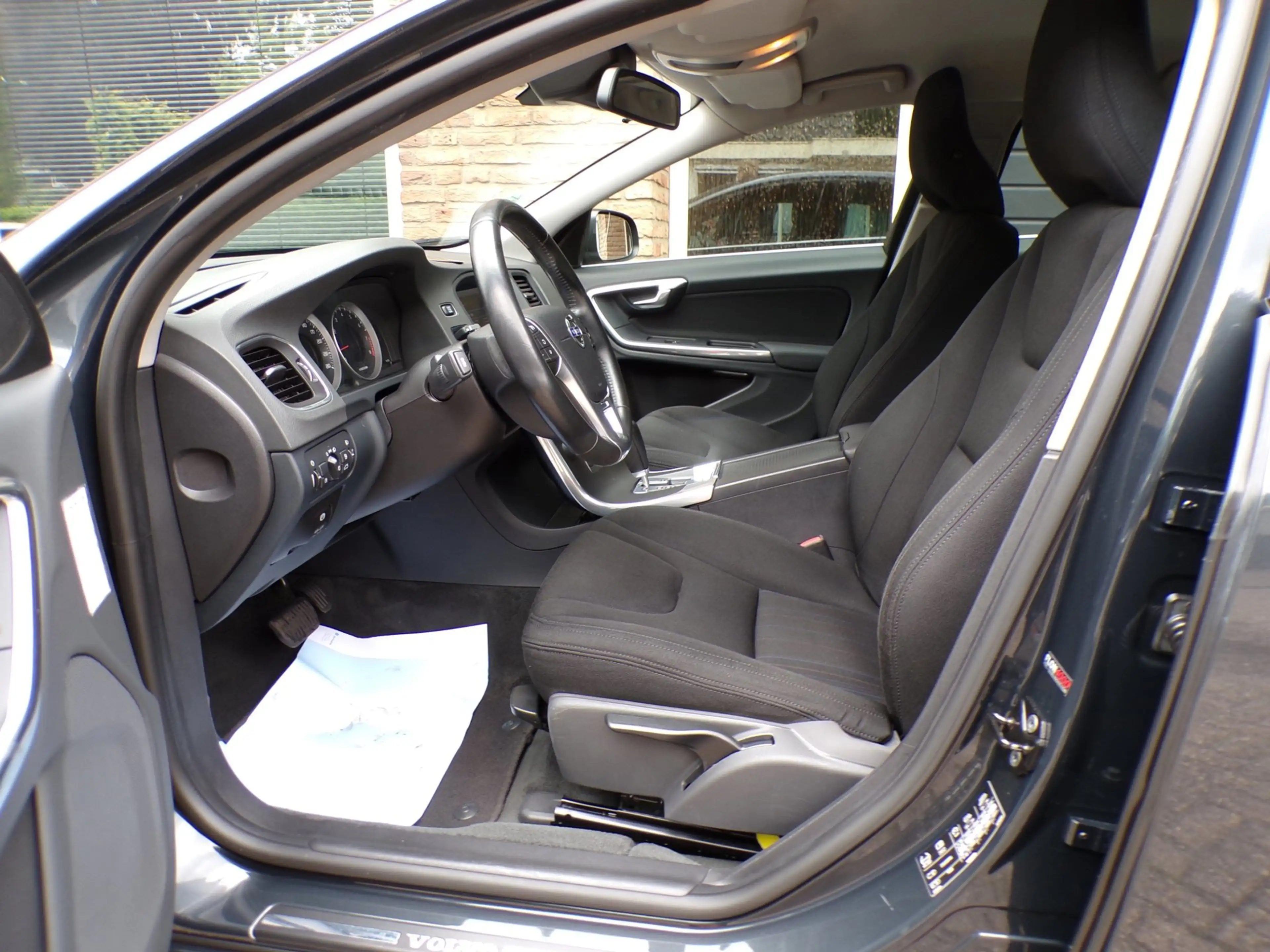 Volvo S60 1.6 T4 Kinetic Automaat — photo 4