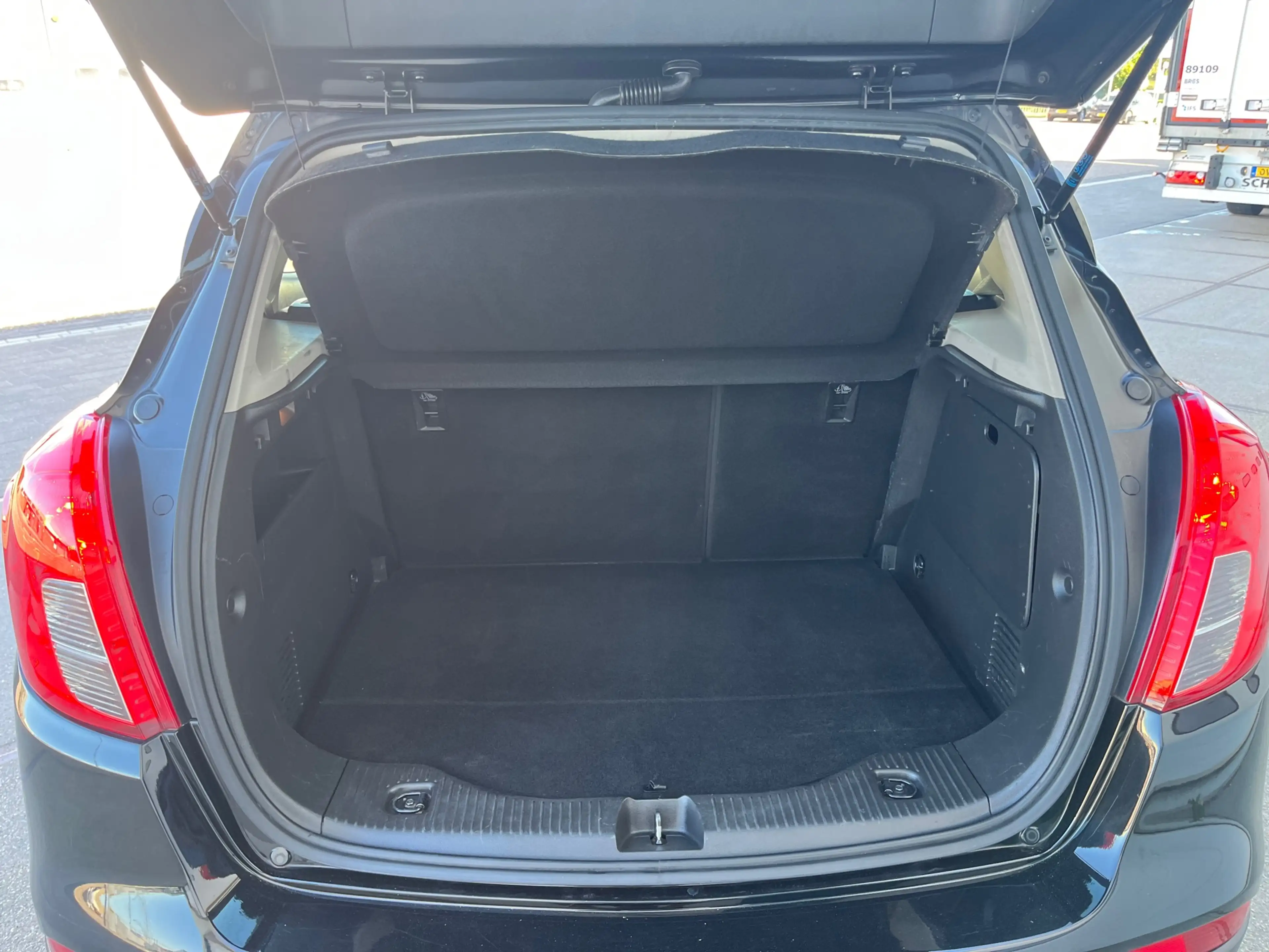 Opel Mokka X 1.4 Turbo Black Edition Nieuwstaat. — photo 11