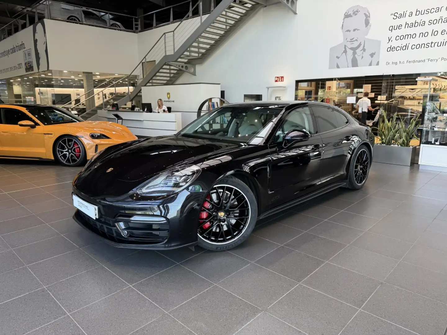 Porsche Panamera GTS Aut. Negro - 1