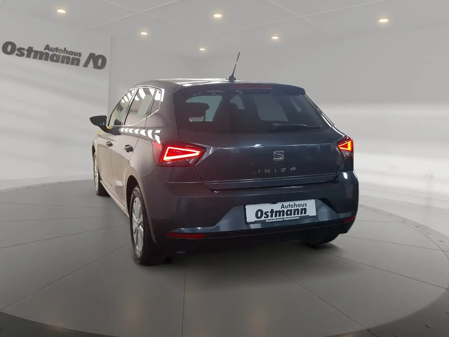 SEAT Ibiza 1.0 TSI Xcellence Pano RFK PDC LED SHZ Navi Grau - 2
