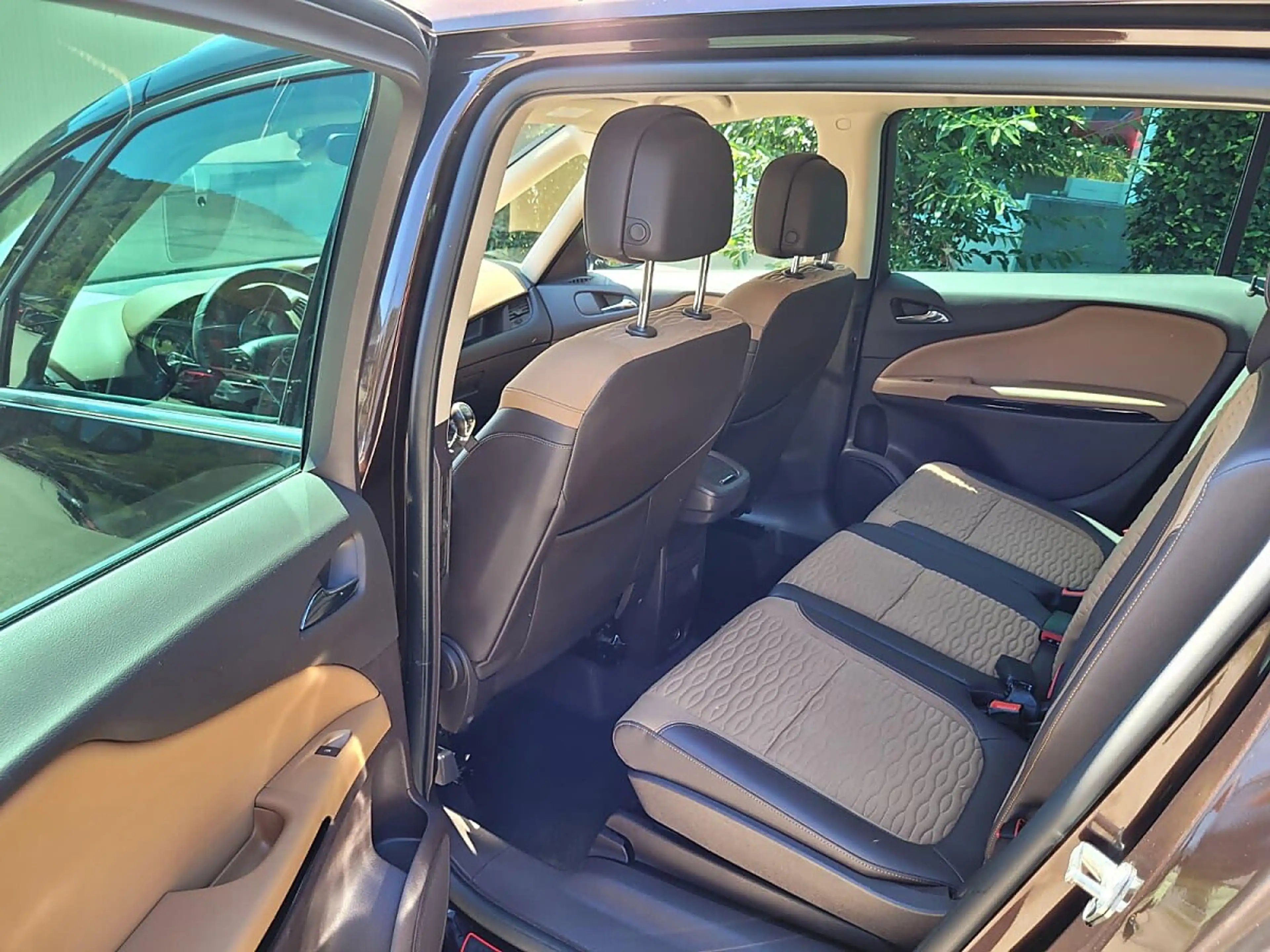 Opel Zafira Tourer 1,6 CDTI ecoflex Cosmo Start/Stop System — photo 9
