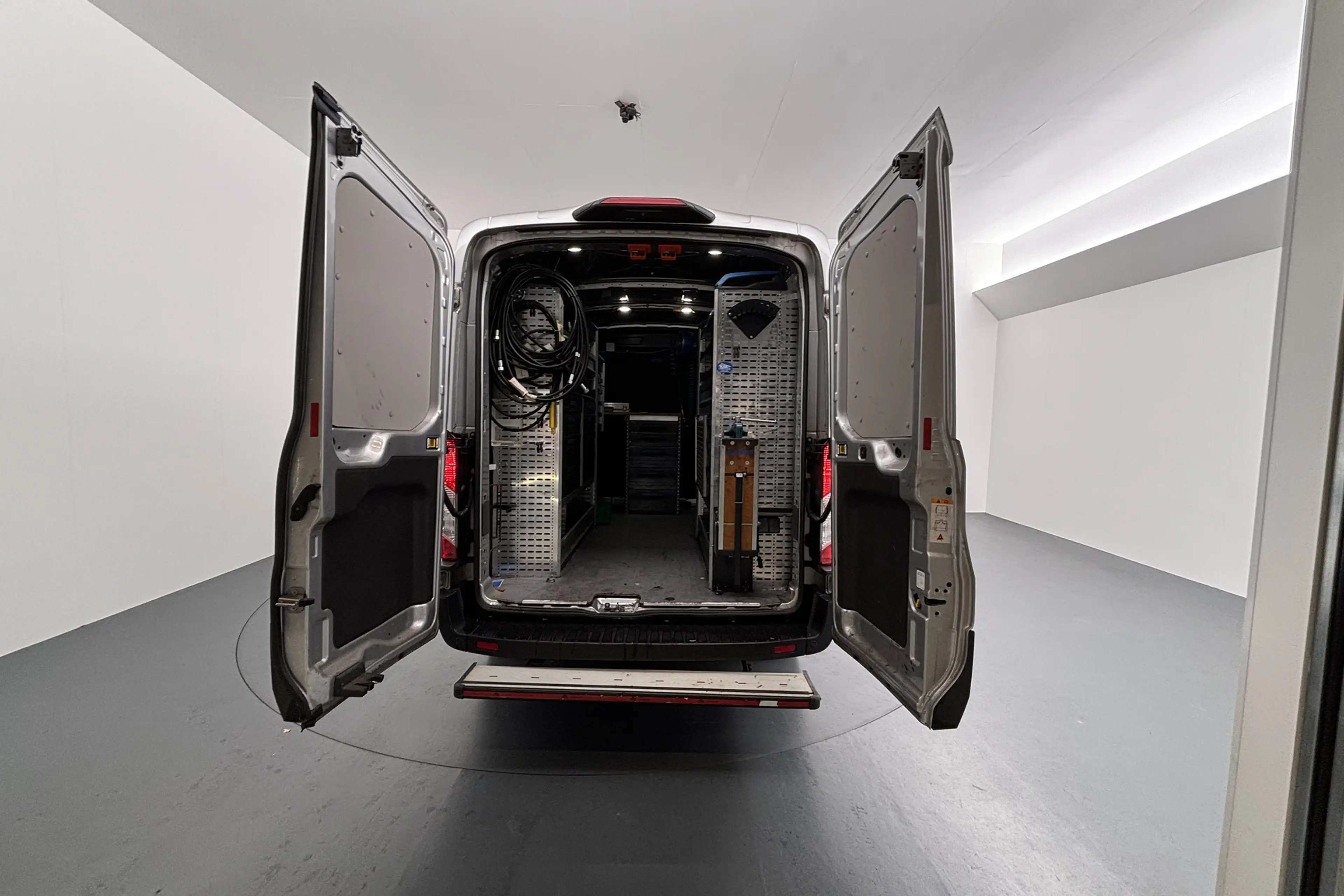 Ford Transit 350 2.0 TDCI 130PK L2H2 Trend MOOIE INRICHTING | A — photo 3
