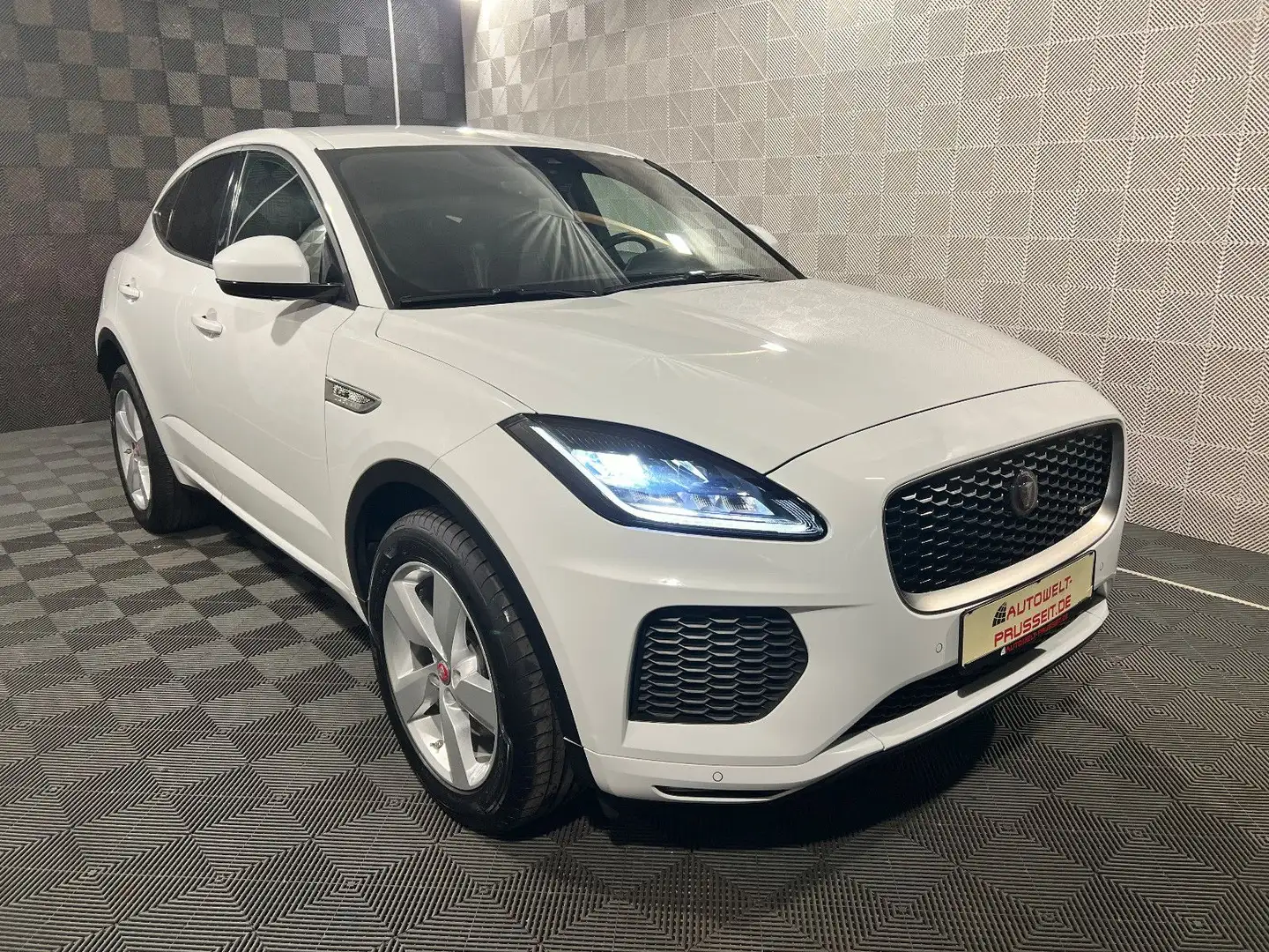 Jaguar E-Pace AWD*R-Dynamic*MERIDIAN-LED-360°K-ACC-19" Weiß - 1