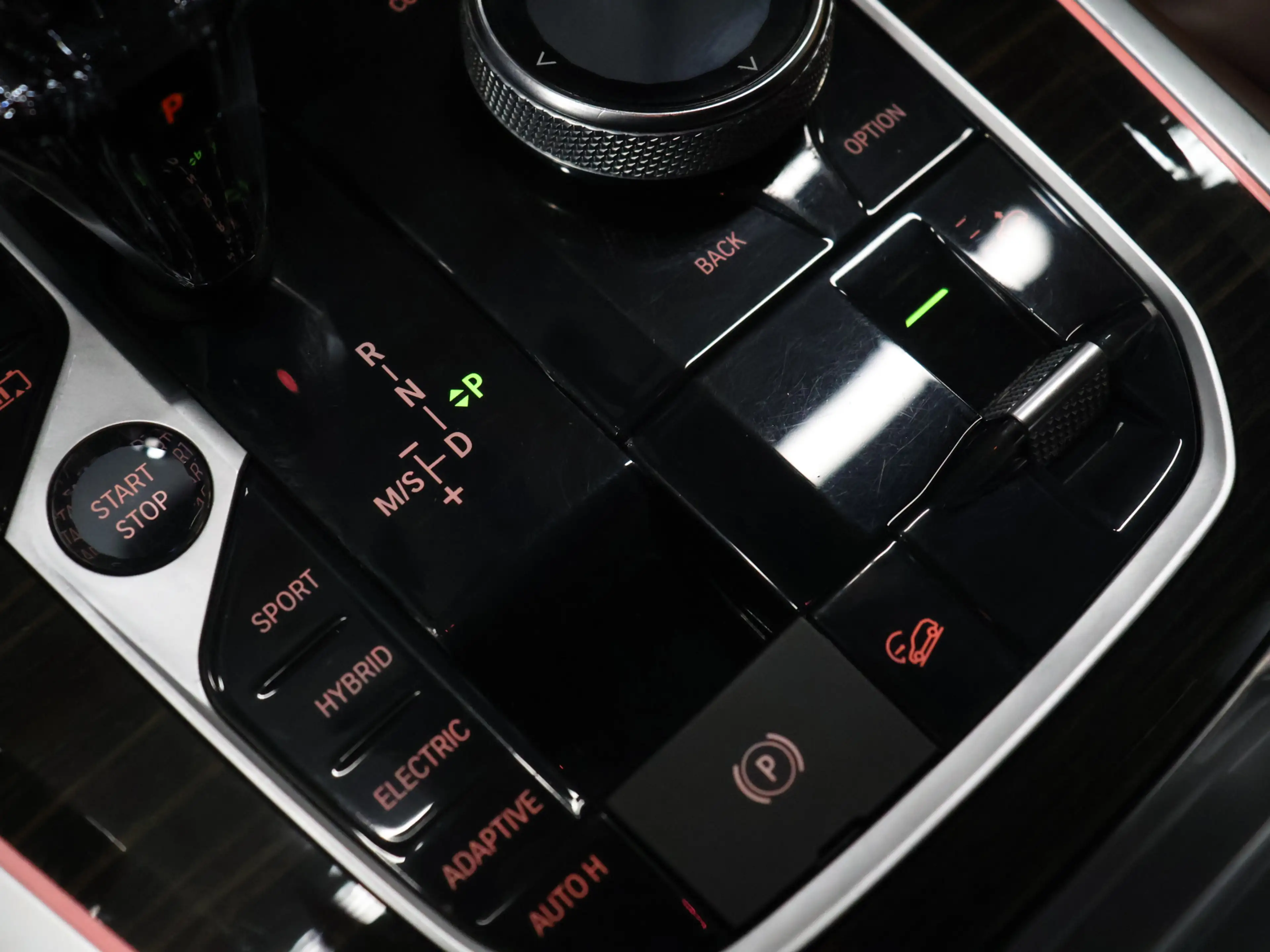 BMW X5 xDrive45e M Sport High Executive [SOH 94%, PANORAM — photo 27