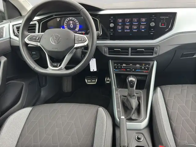 Volkswagen Polo view 5