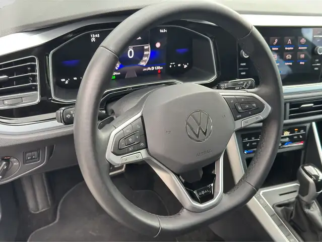 Volkswagen Polo view 9