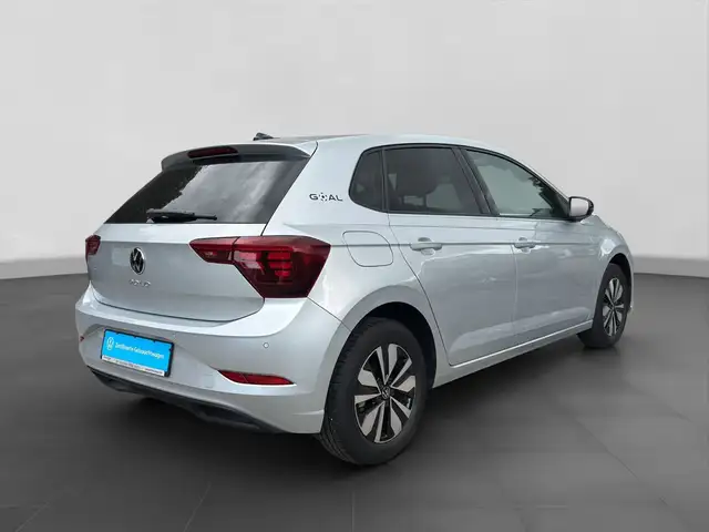 Volkswagen Polo view 3