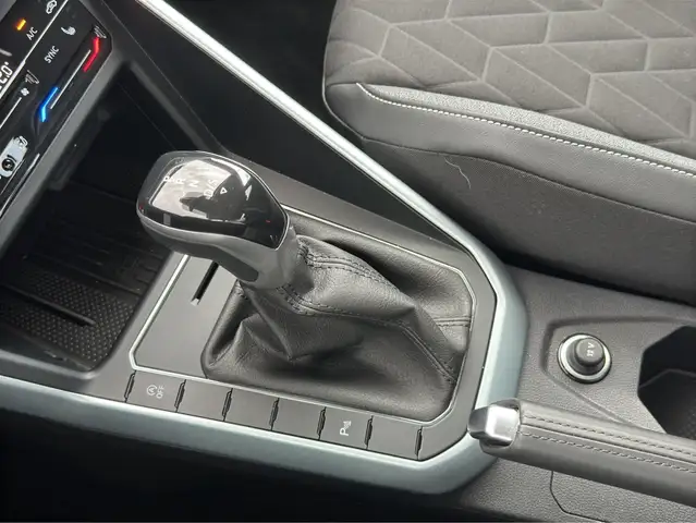 Volkswagen Polo view 11