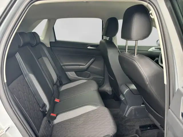 Volkswagen Polo view 6