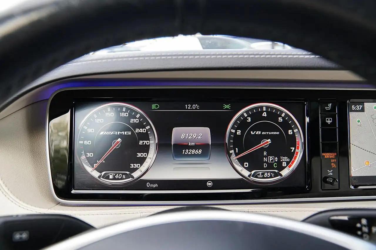 Mercedes-Benz S-Class снимка Mercedes-Benz S-Class