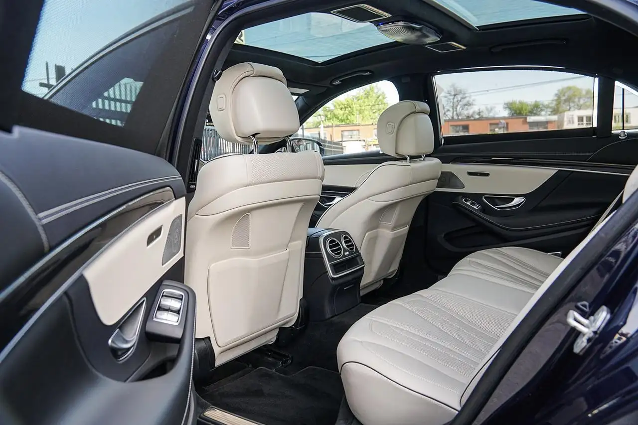 Mercedes-Benz S-Class снимка Mercedes-Benz S-Class