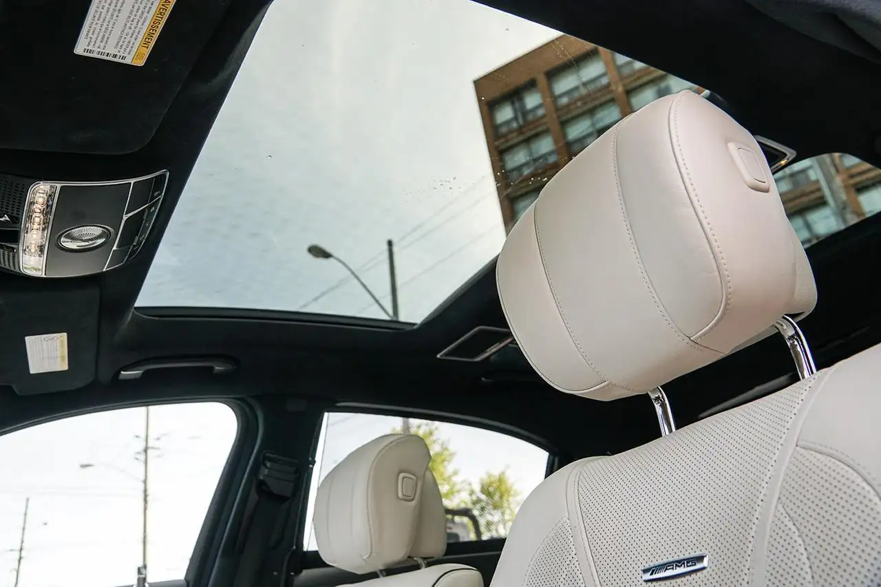 Mercedes-Benz S-Class снимка Mercedes-Benz S-Class