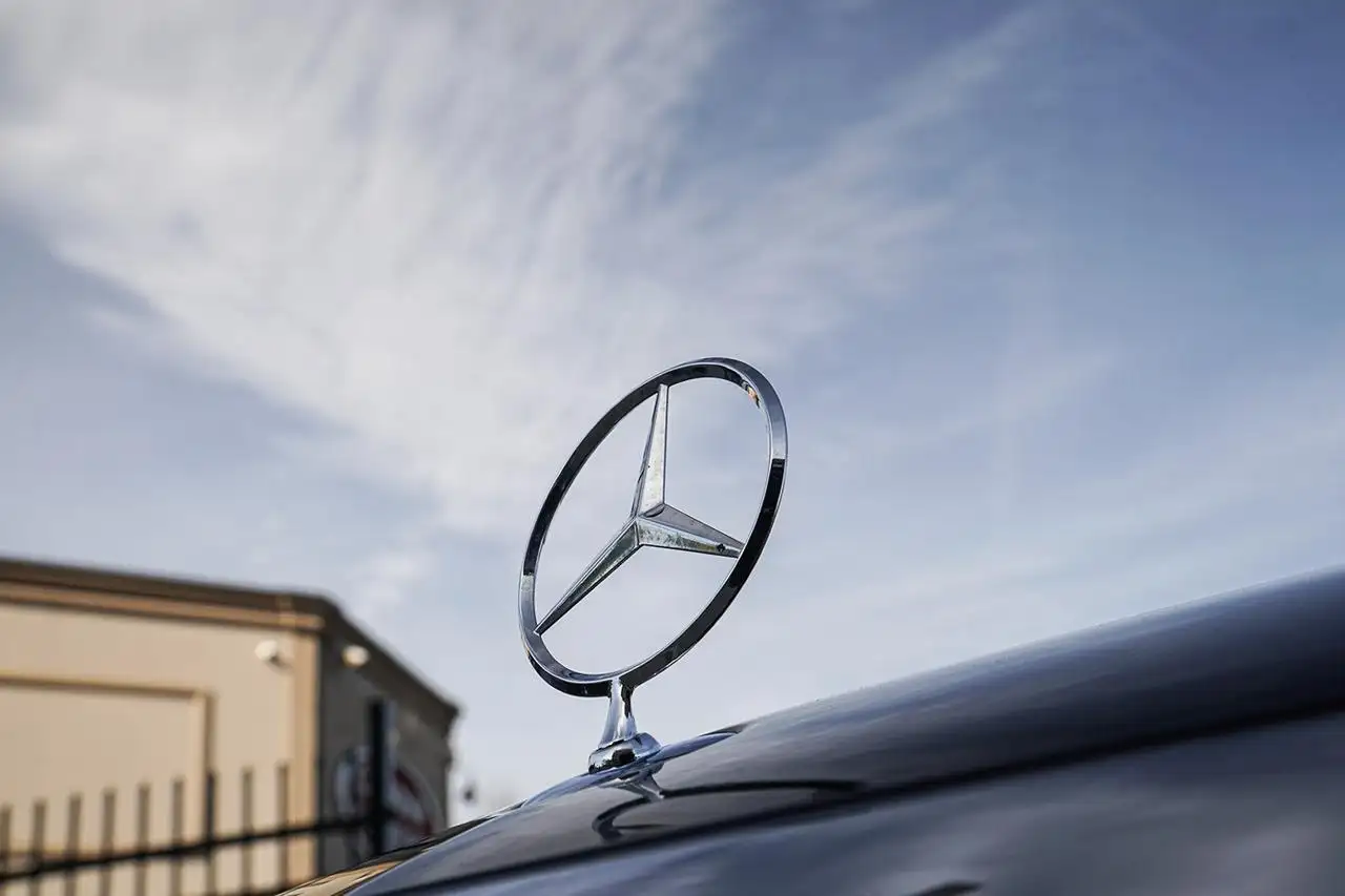 Mercedes-Benz S-Class снимка Mercedes-Benz S-Class