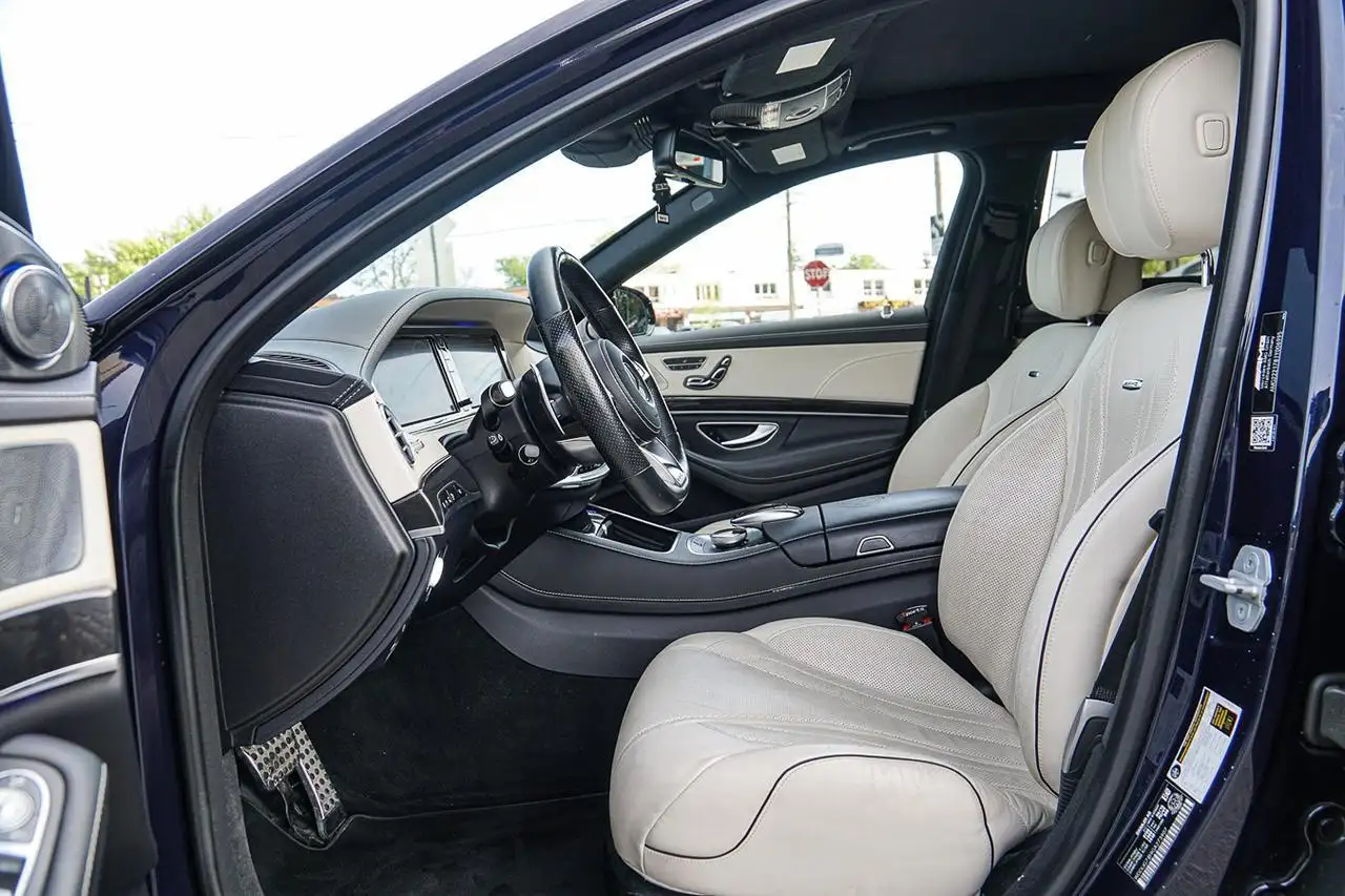 Mercedes-Benz S-Class снимка Mercedes-Benz S-Class