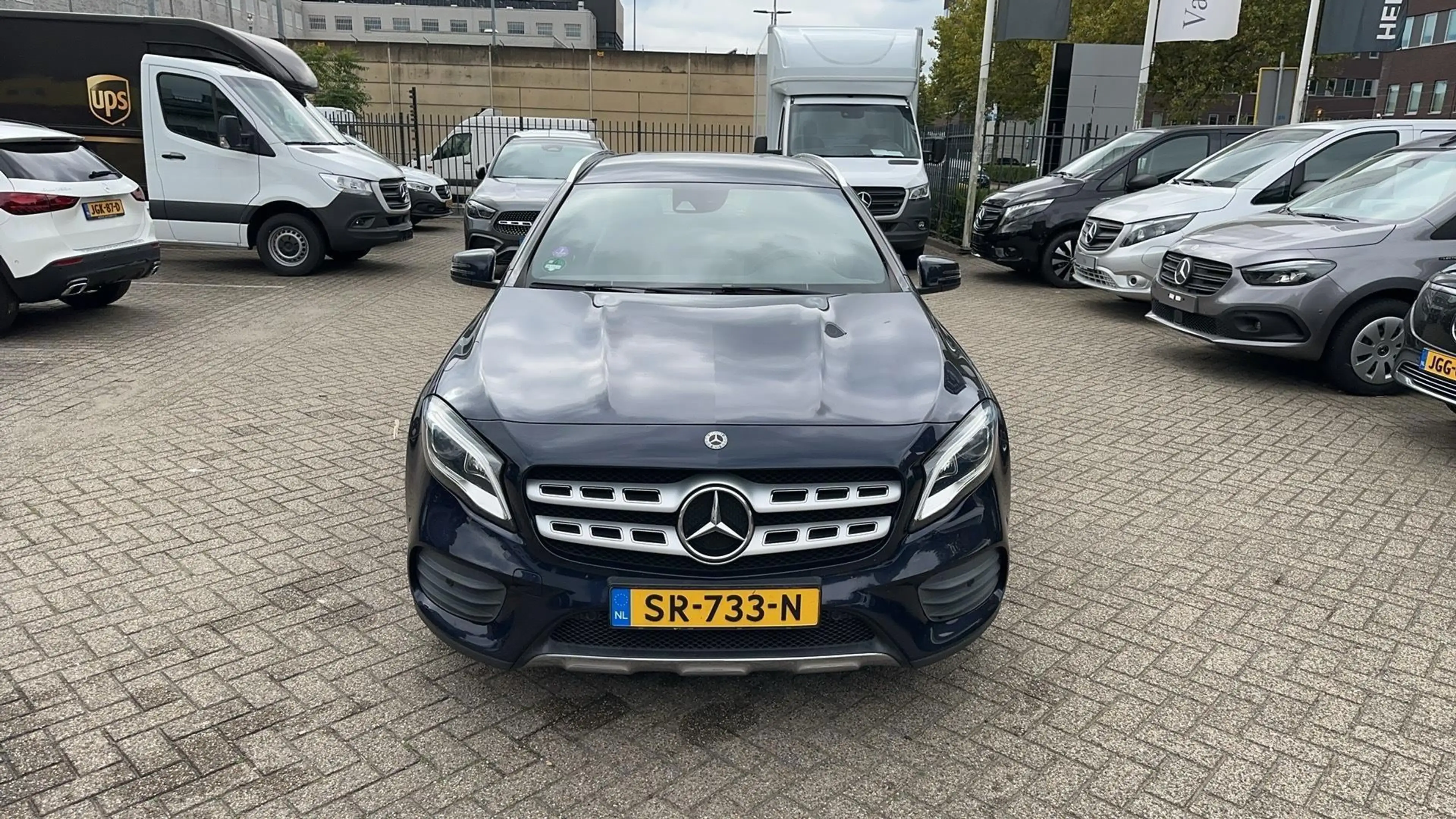 Mercedes-Benz GLA 180 Business Solution — photo 6