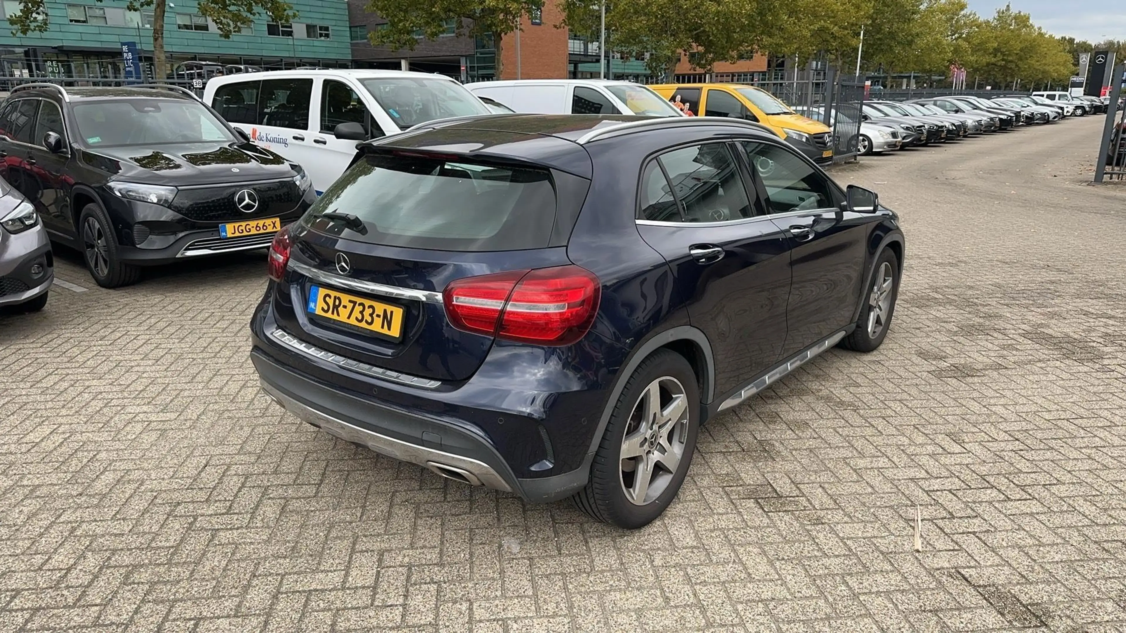 Mercedes-Benz GLA 180 Business Solution — photo 4