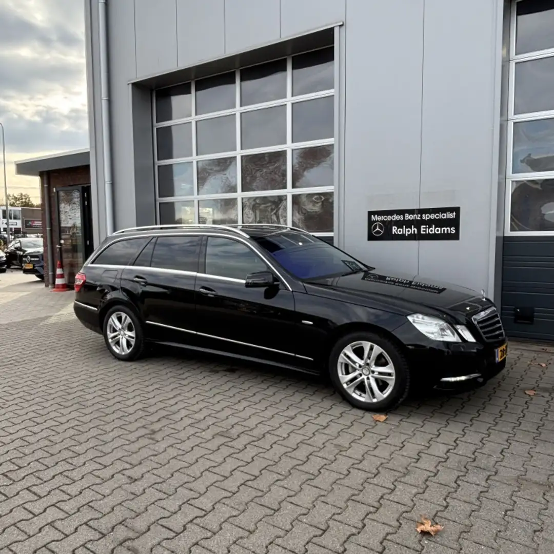 Mercedes-Benz E 200 Estate CGI Bns Cl. Eleg Noir - 2