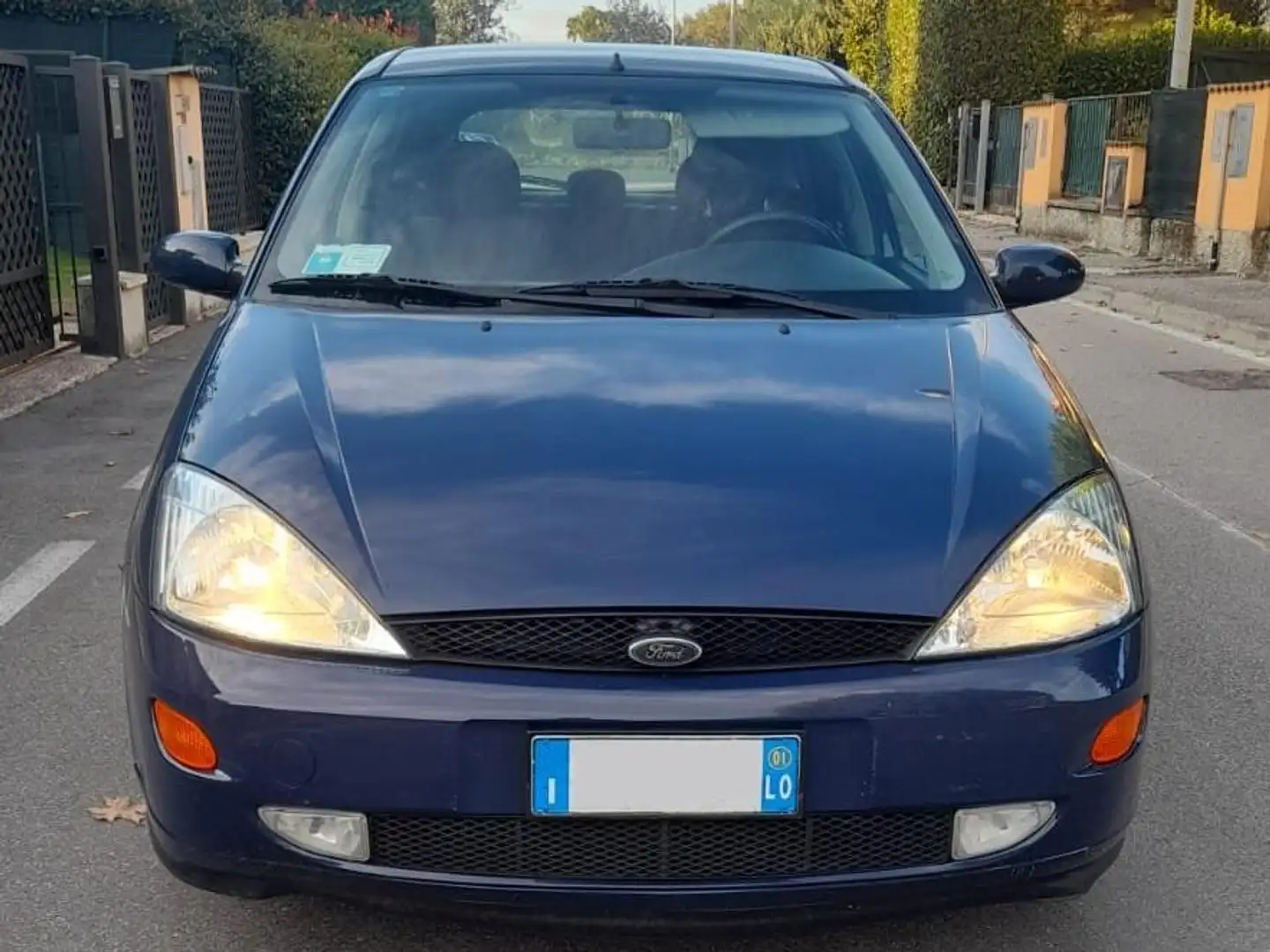 Ford Focus 1.8 TDcI Zetec 5p, 66kw 90 cv Azul - 1