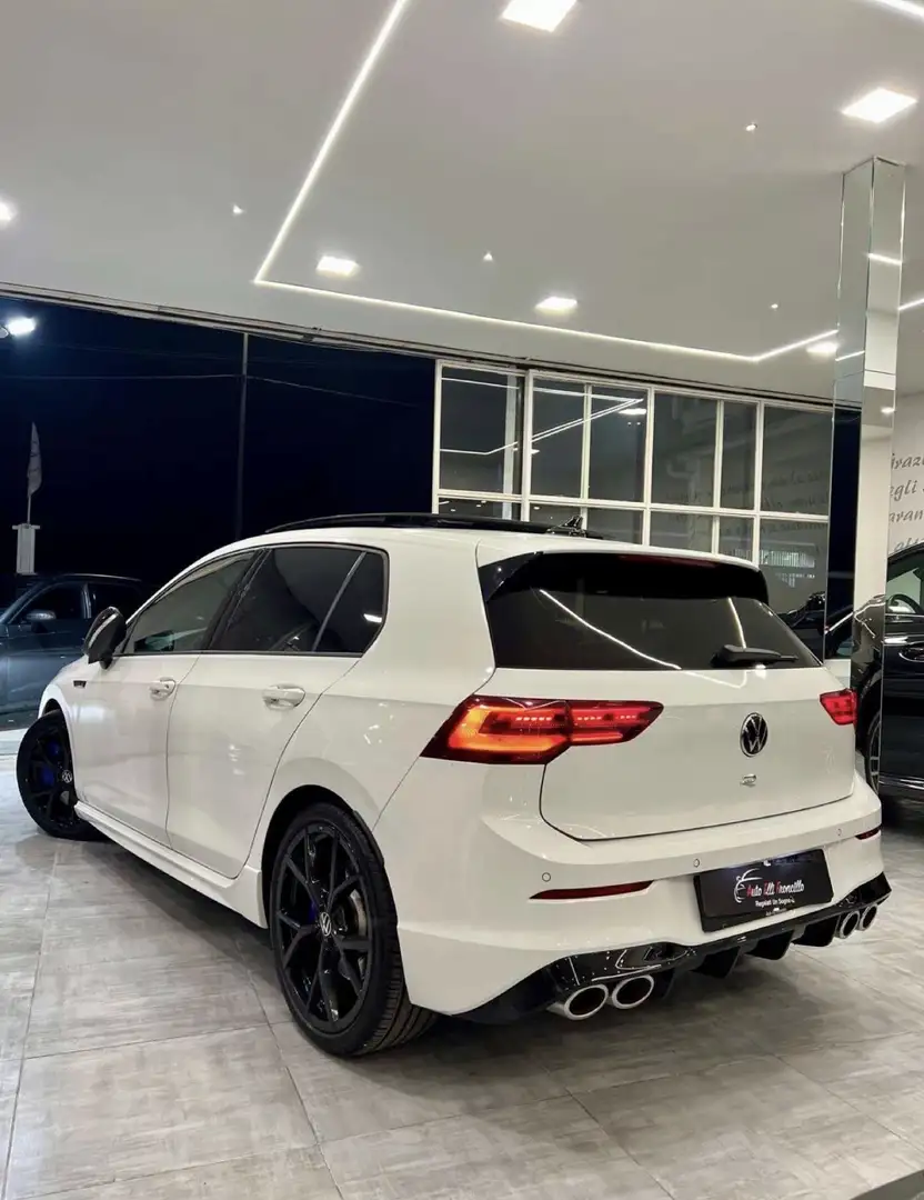 Volkswagen Golf R - 2