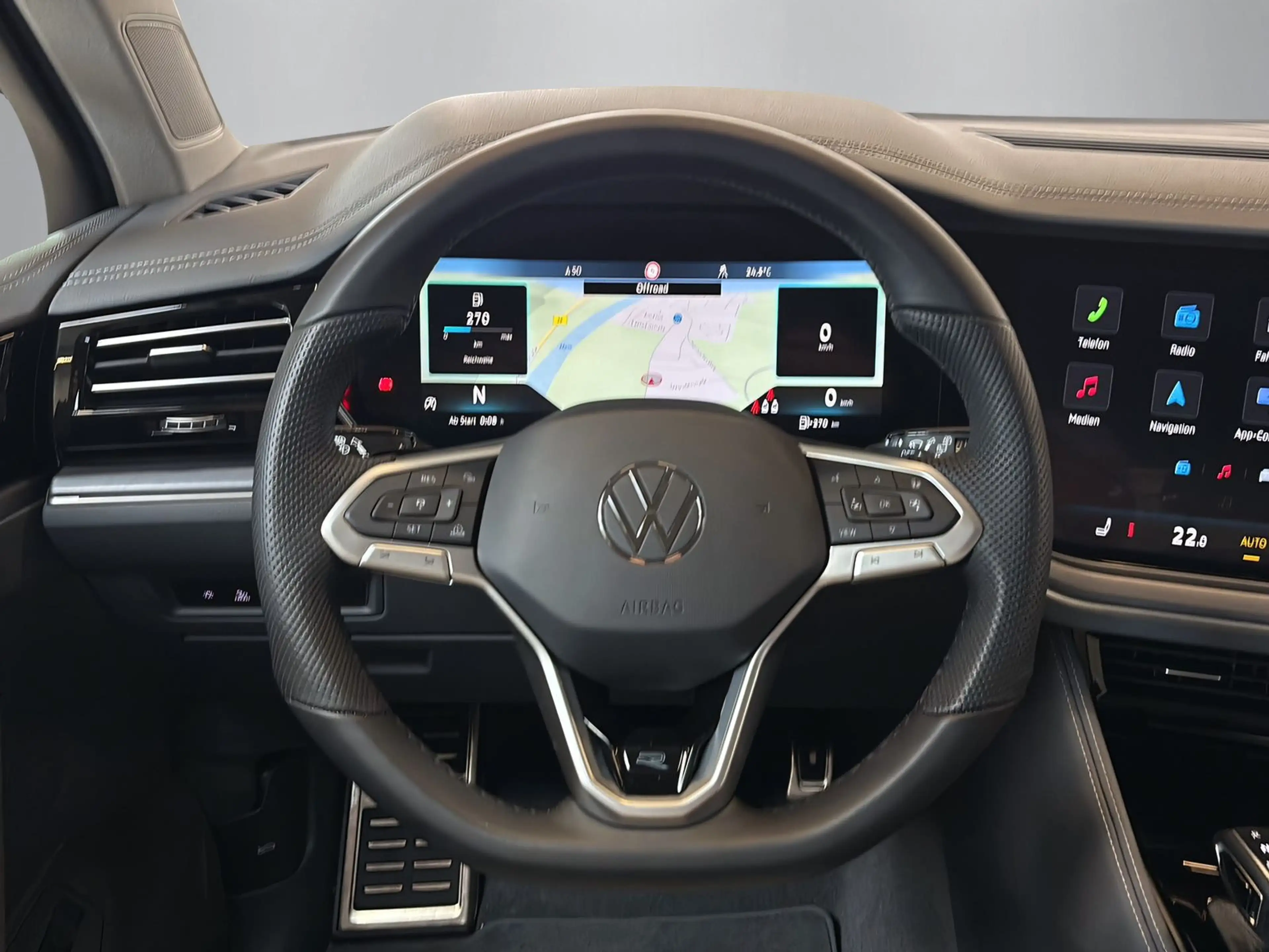 Volkswagen Touareg R-Line 3.0TDI +AHK+LUFT+STHZG+KAMERA+ — photo 7