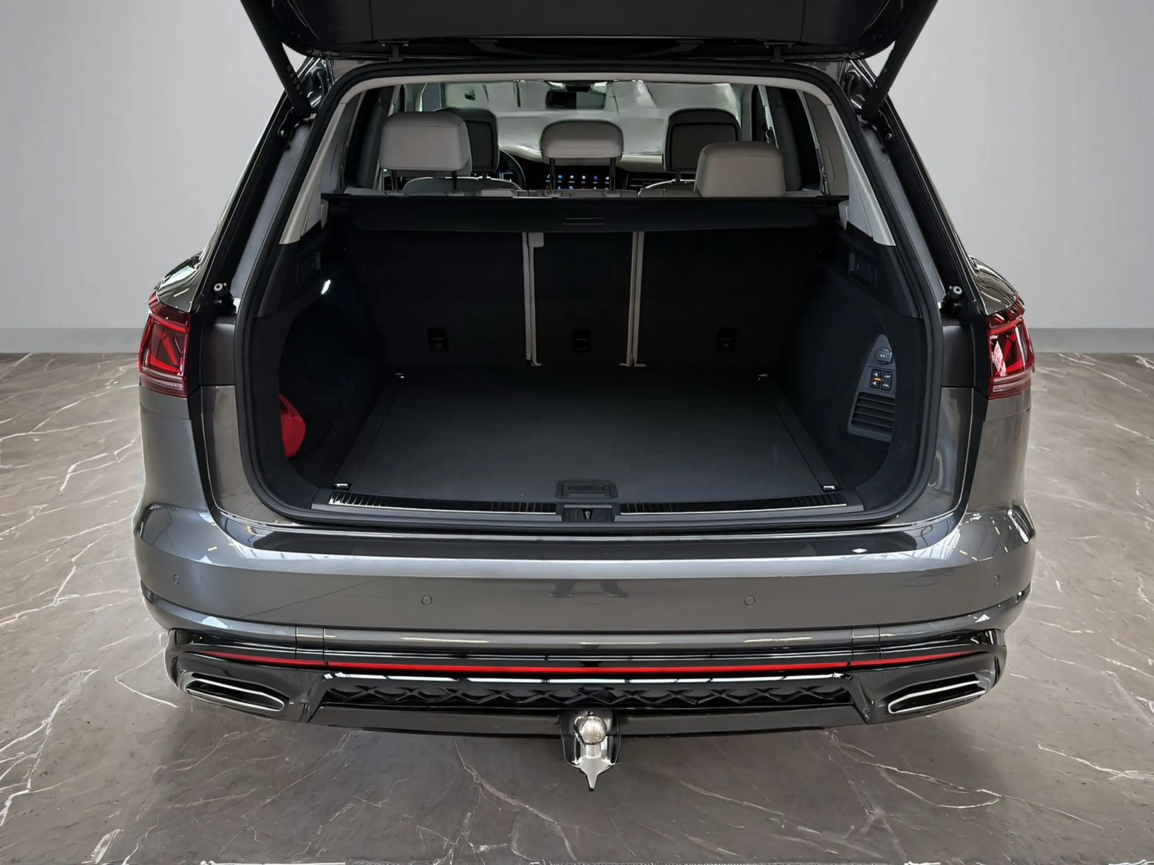 Volkswagen Touareg R-Line 3.0TDI +AHK+LUFT+STHZG+KAMERA+ — photo 12