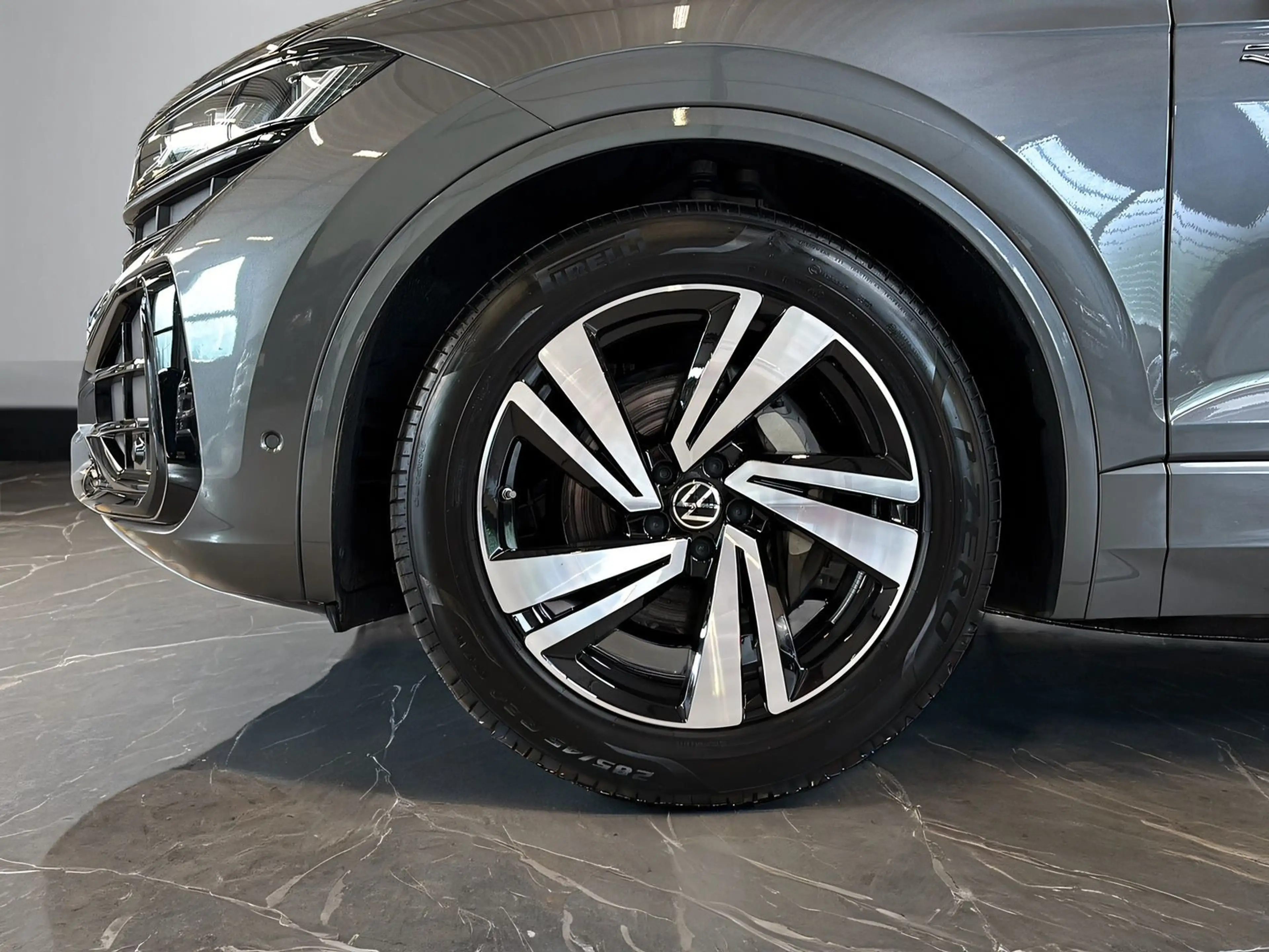 Volkswagen Touareg R-Line 3.0TDI +AHK+LUFT+STHZG+KAMERA+ — photo 4