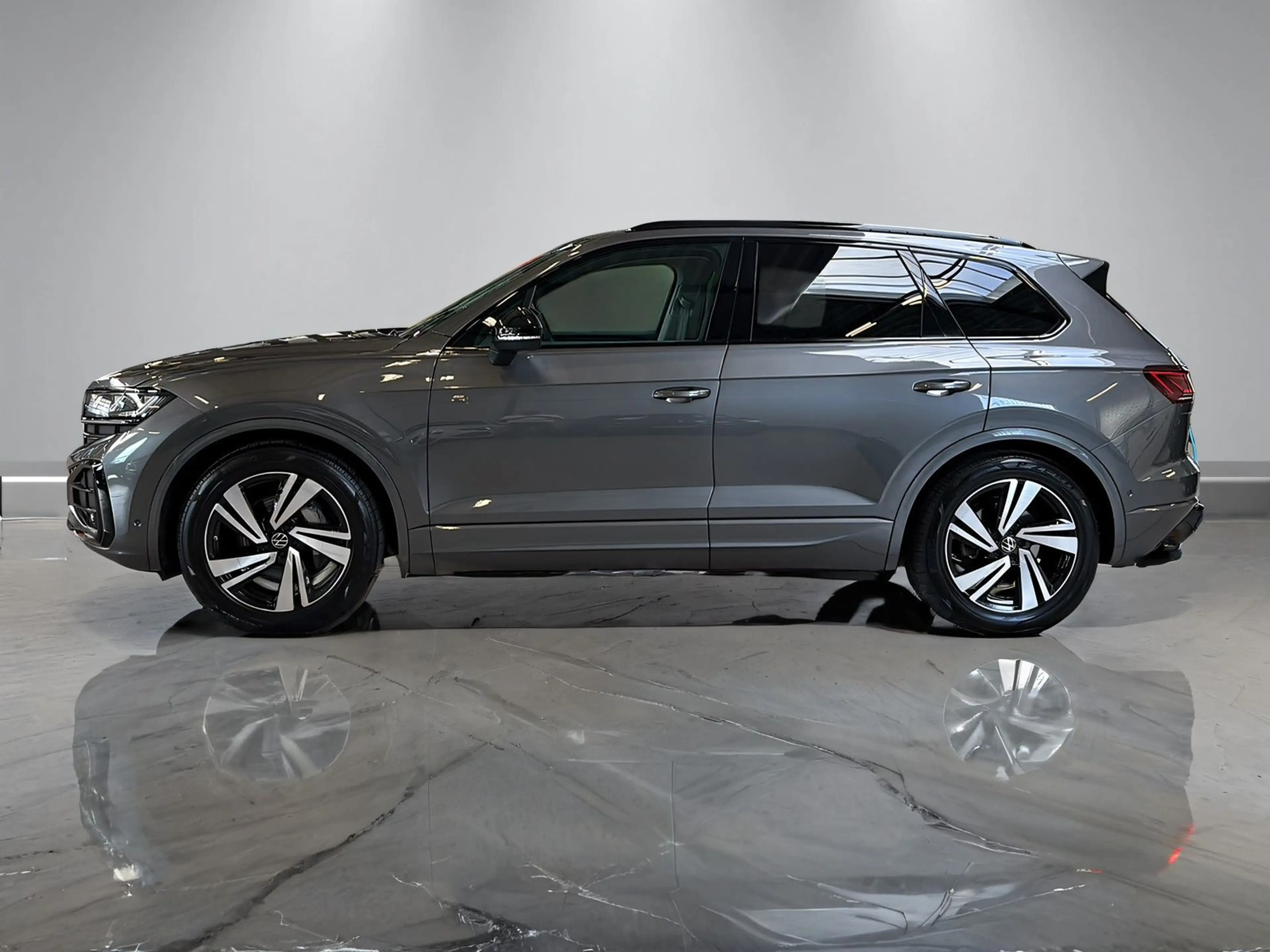 Volkswagen Touareg R-Line 3.0TDI +AHK+LUFT+STHZG+KAMERA+ — photo 5