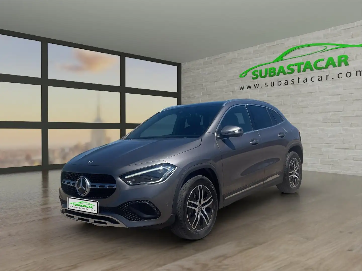 Mercedes-Benz GLA 200 200d AMG Line Gris - 1