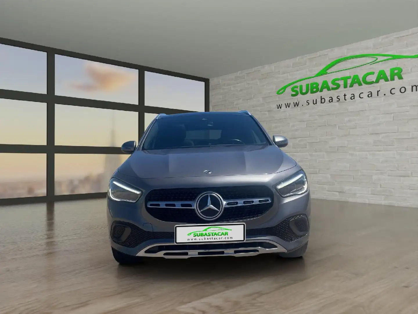 Mercedes-Benz GLA 200 200d AMG Line Gris - 2