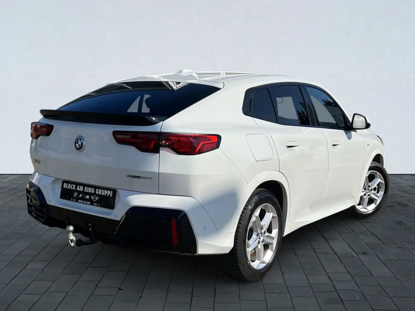 BMW X2 sD20iA M SPORT DA+ HUD AHK H/K 360° AktivSitz Blanco - 2
