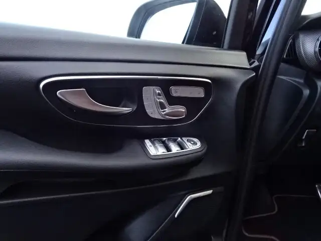 Mercedes-Benz V 300 d Kombi 4MATIC lang Exclusive Aut.AMG Maybach Ansicht 11