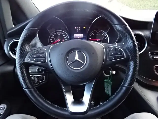 Mercedes-Benz V 300 d Kombi 4MATIC lang Exclusive Aut.AMG Maybach Ansicht 14