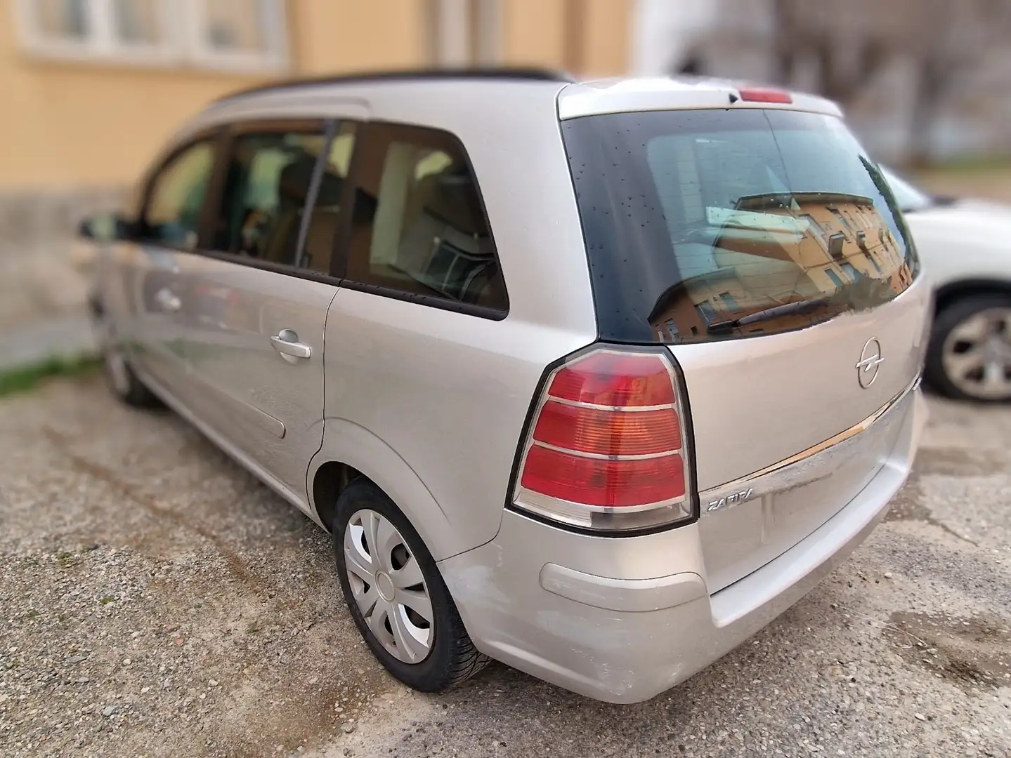 Opel Zafira 1.9 cdti Enjoy 120cv - 2