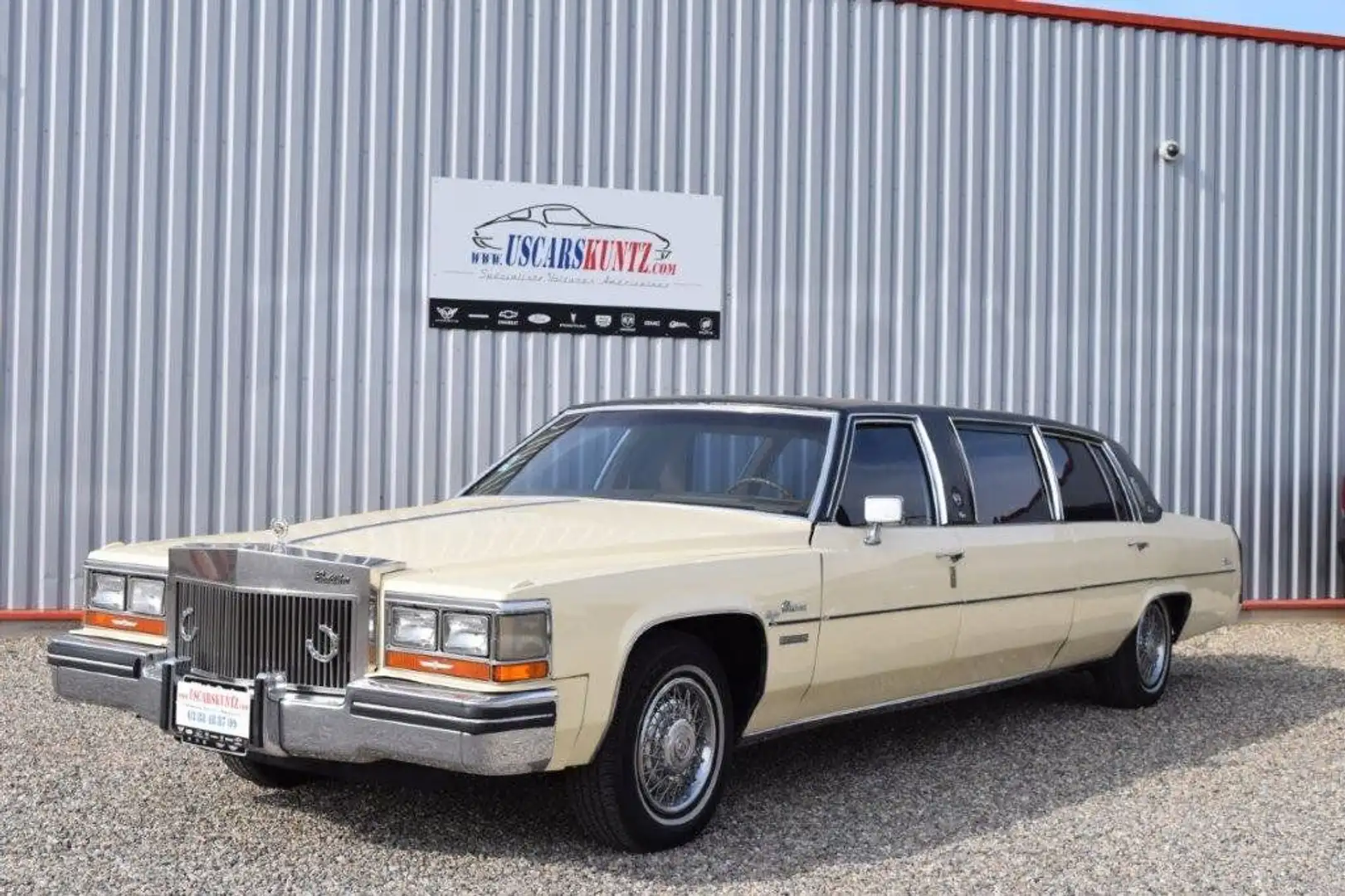 Cadillac Fleetwood Brougham Limousine Bej - 1