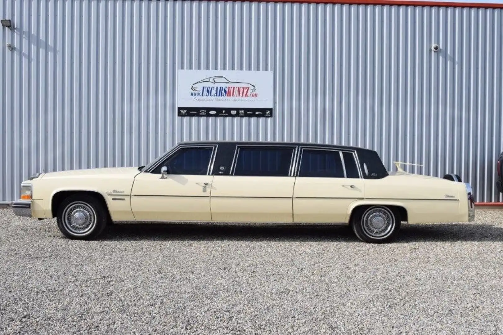 Cadillac Fleetwood Brougham Limousine Bej - 2