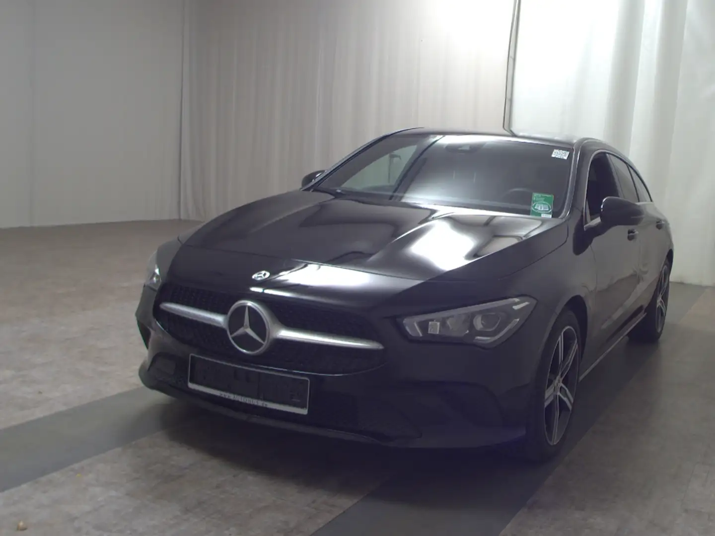 Mercedes-Benz CLA 200 SB d Navi LED MBUX AHK Ambiente Schwarz - 2