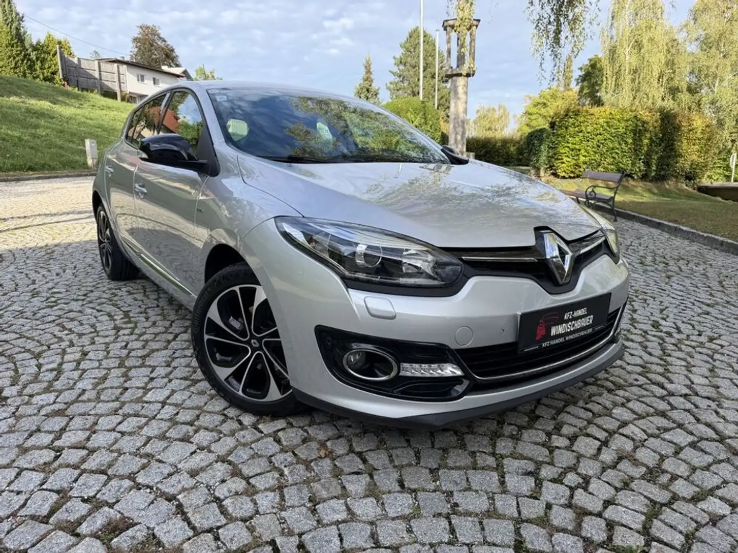 Renault Megane Mégane BOSE Edition KLIMA TEMPOMAT R-KAM Grau - 1