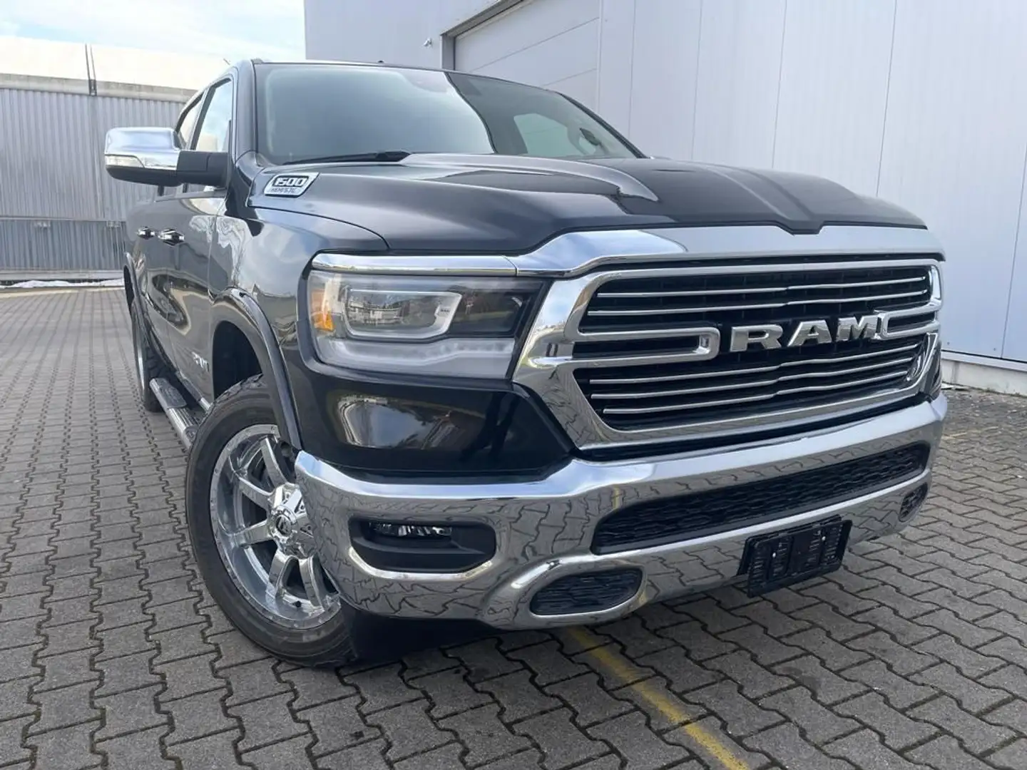 Dodge RAM 5,7 Laramie 2021 4x4 Crewcab LPG GAS Schwarz - 1