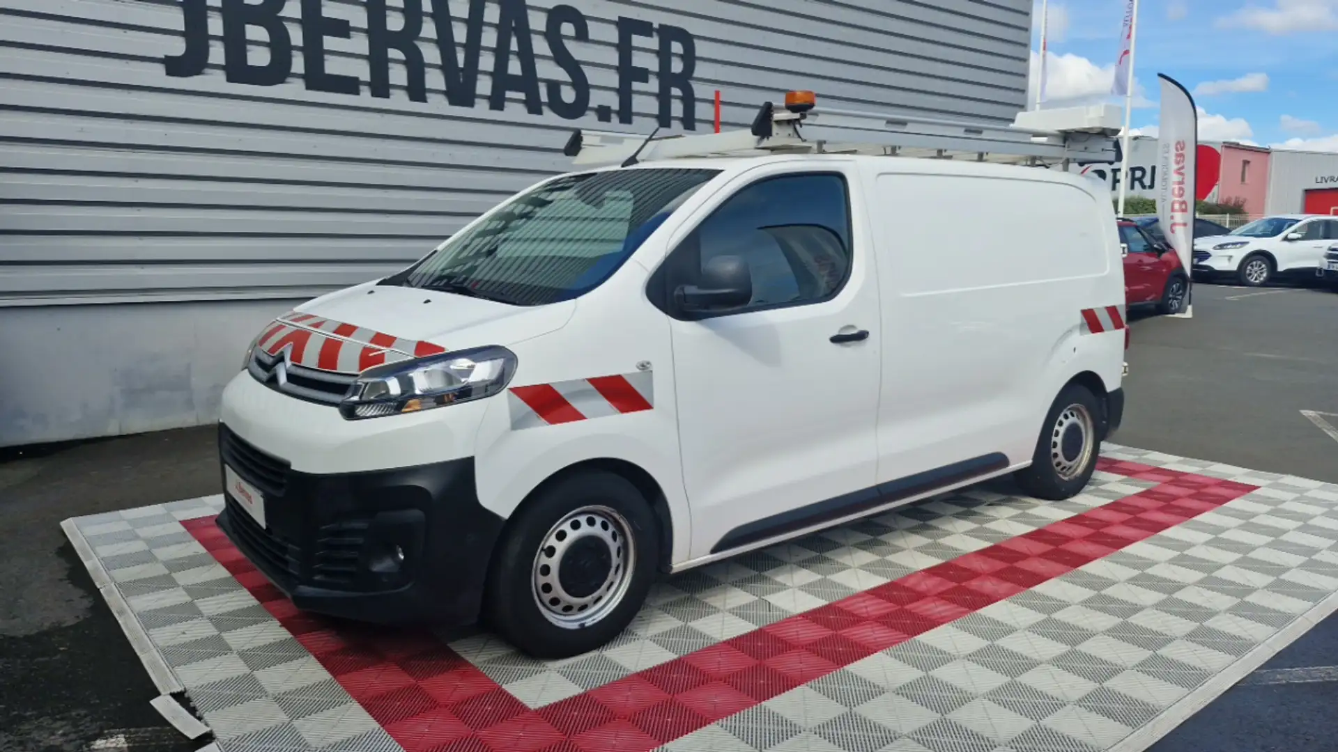 Citroen Jumpy FOURGON m bluehdi 115 ss bvm6 business Blanc - 2