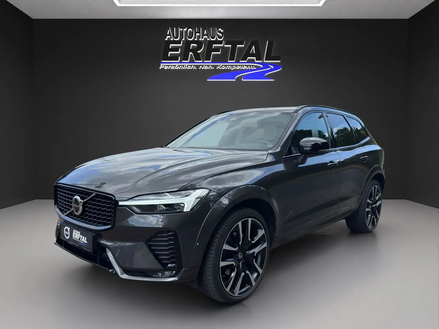 Volvo XC60 B5 D AWD Geartronic R-Design Gris - 1