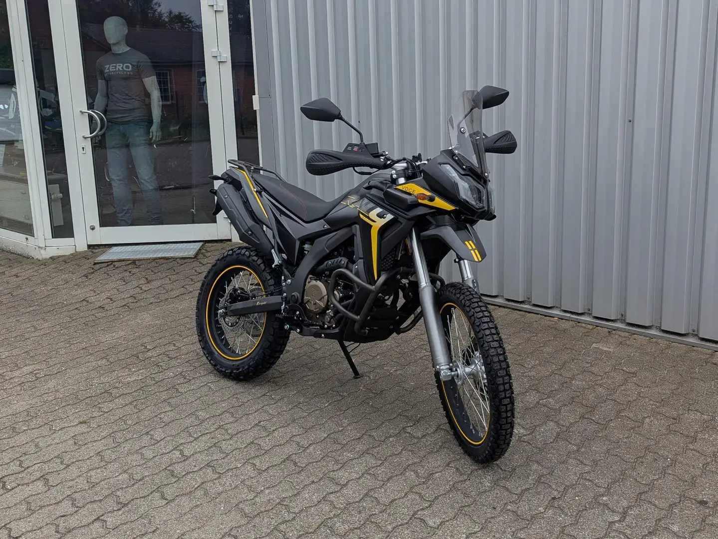 Voge 300R Schwarz - 2