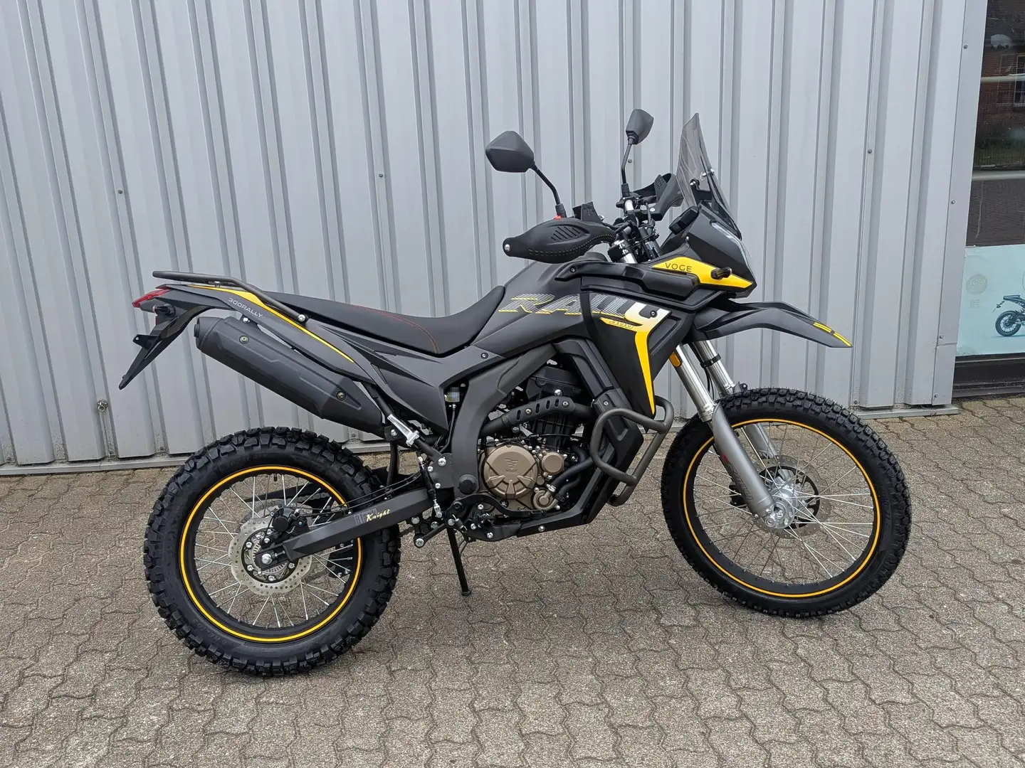 Voge 300R Schwarz - 1