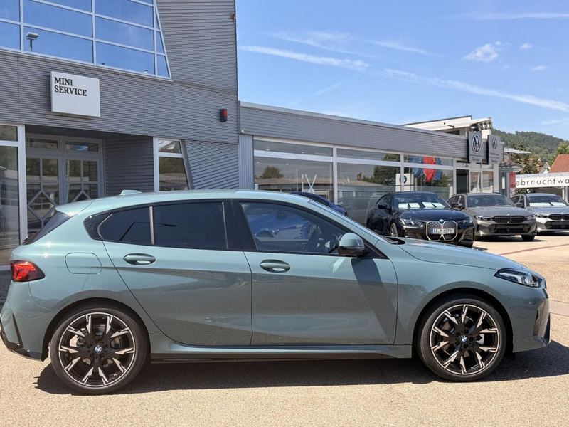 BMW 120 i HEAD-UP M-PAKET AHK ICONIC-GLOW Sportpaket — photo 9