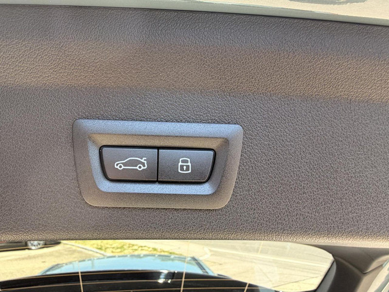 BMW 120 i HEAD-UP M-PAKET AHK ICONIC-GLOW Sportpaket — photo 12