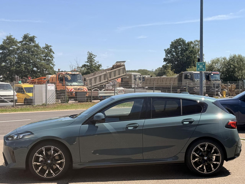 BMW 120 i HEAD-UP M-PAKET AHK ICONIC-GLOW Sportpaket — photo 5